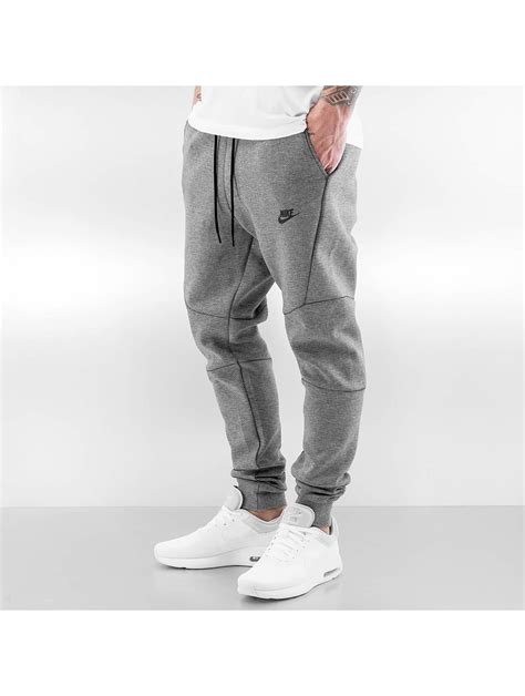 nike jogginghose herren grau breit|jogginghosen herren.